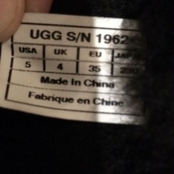 UGG Black Bailey Button Suede Winter Boots Womens US 5 EU 35 - Picture 2 of 12